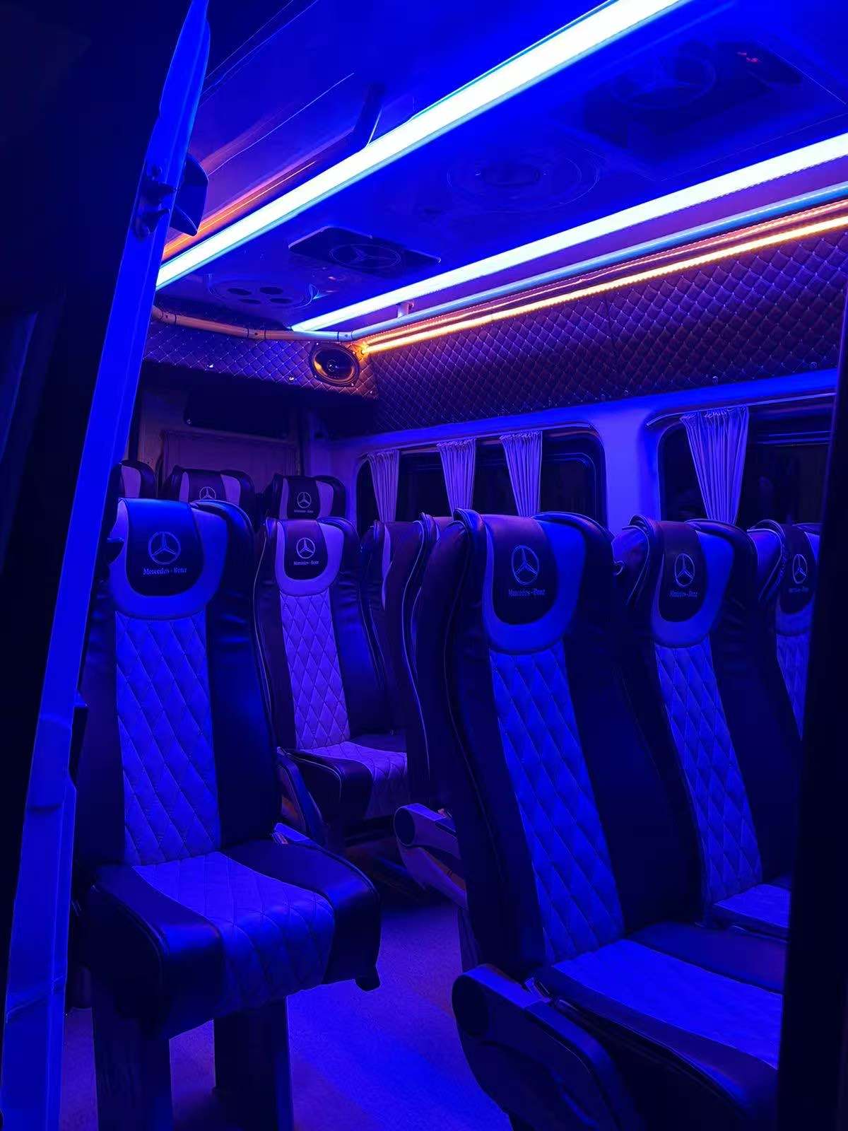 Mercedes-Benz Sprinter - 21 passengers